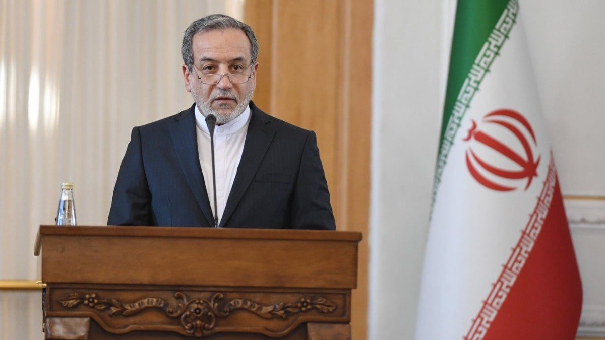 İRAN Dışişleri Bakanı Abbas Erakçi, İngiltere Dışişleri Bakanı Yvette Cooper