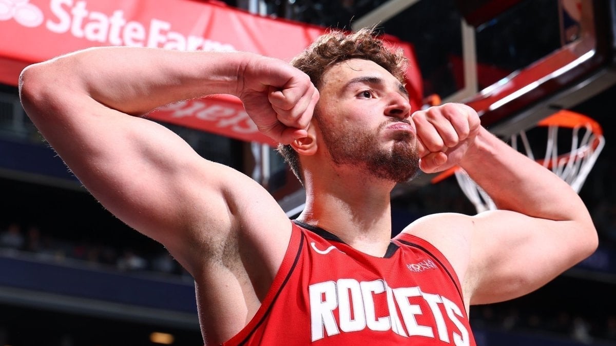 Alperen Şengün'ün 25 sayı, 14 ribaunt, 3 asistlik performansıyla "double-double"
