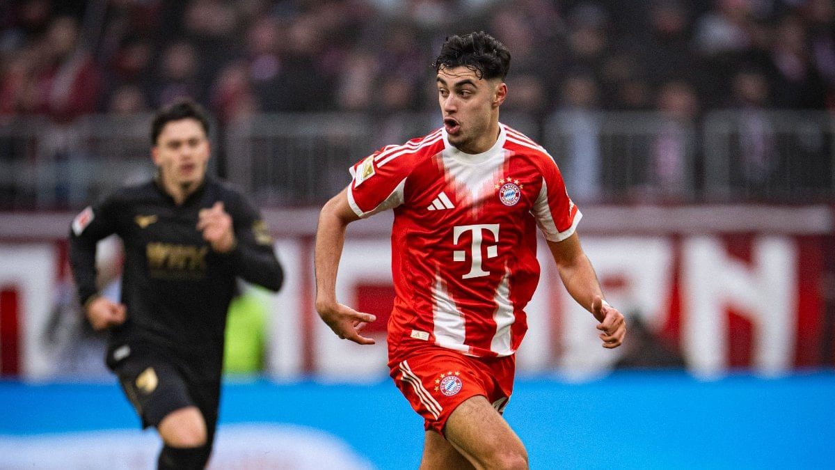 Bayern Münih, Bundesliga'nın 19. haftasında evinde Augsburg'a 2-1'lik skorla mağlup
