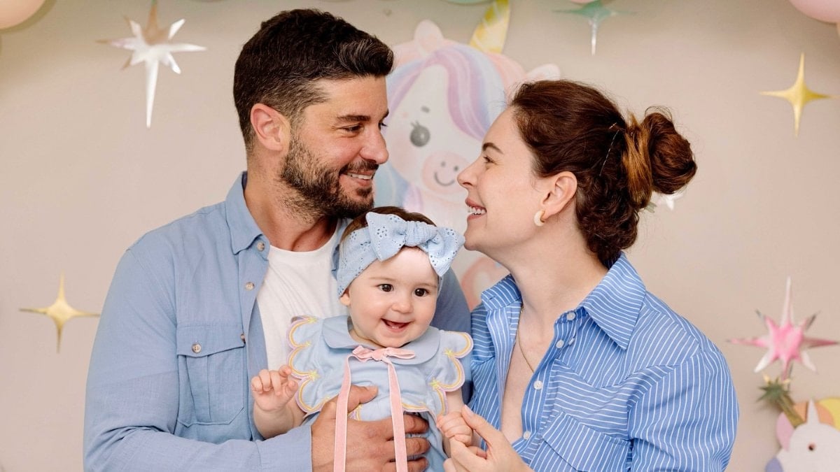 Oyuncu çift Berk Oktay ve eşi Yıldız Çağrı Atiksoy'un mutlu