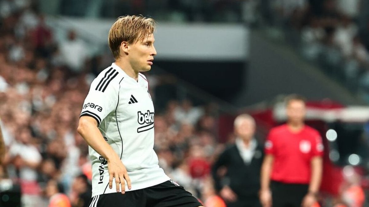 Beşiktaş, Norveçli savunma oyuncusu Jonas Svensson ile yollarını ayırdığını duyurdu.