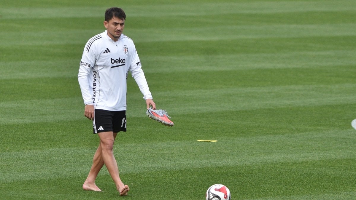 Beşiktaş'ın ikinci devre hazırlıklarını sürdürdüğü Antalya kampındaki antrenmanında Cengiz Ünder