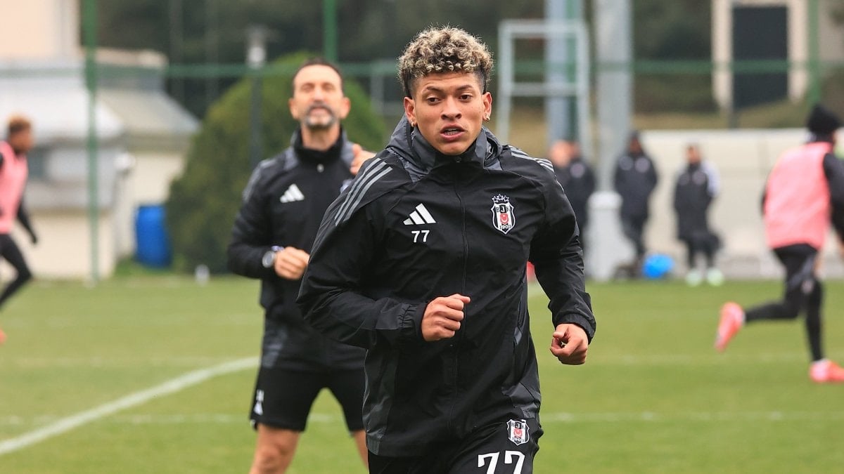 Beşiktaş, Kolombiyalı orta saha oyuncusu Elan Ricardo'nun ülkesinin takımlarından Deportes