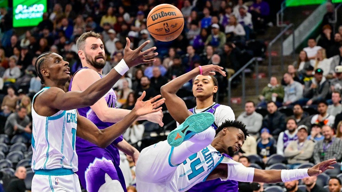 NBA'de Charlotte Hornets, deplasmanda Utah Jazz'ı 150-95'lik skorla yendi.