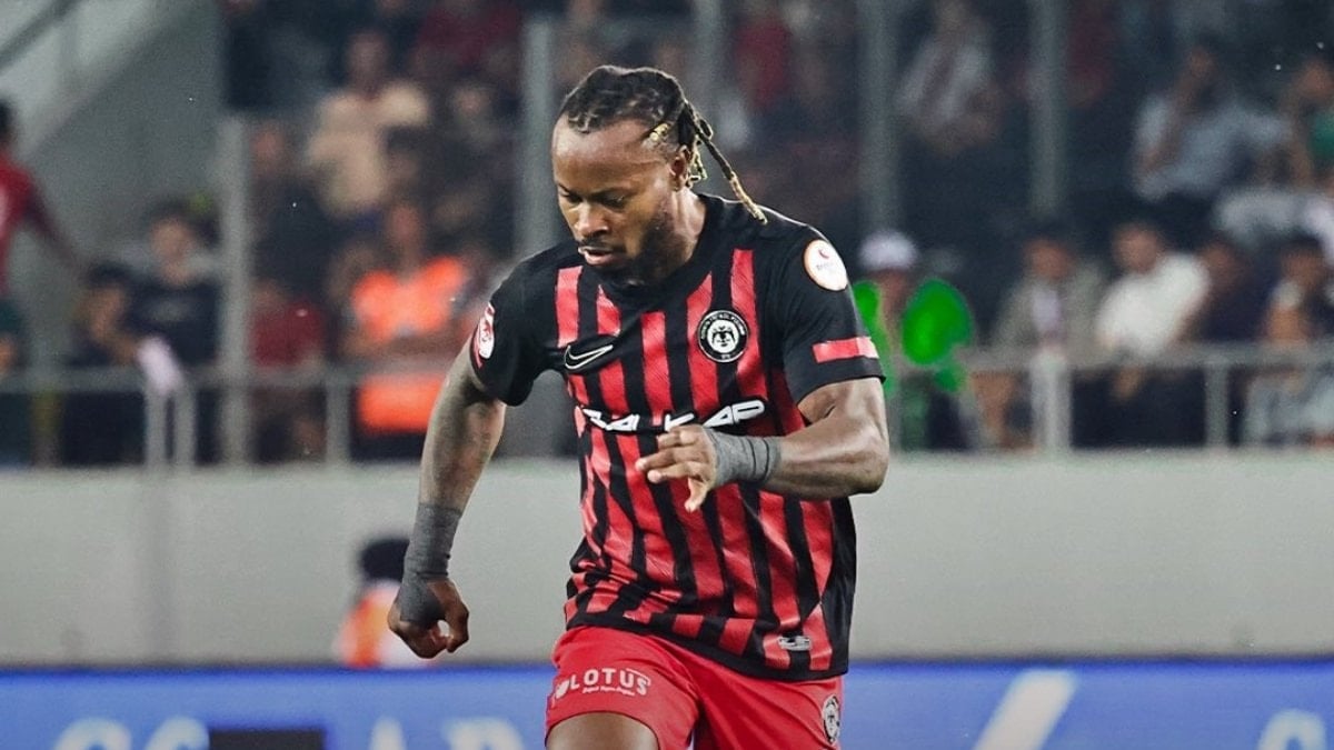 1. Lig'de mücadele eden Çorum FK, Emeka Friday Eze'yi Sarıyer'e