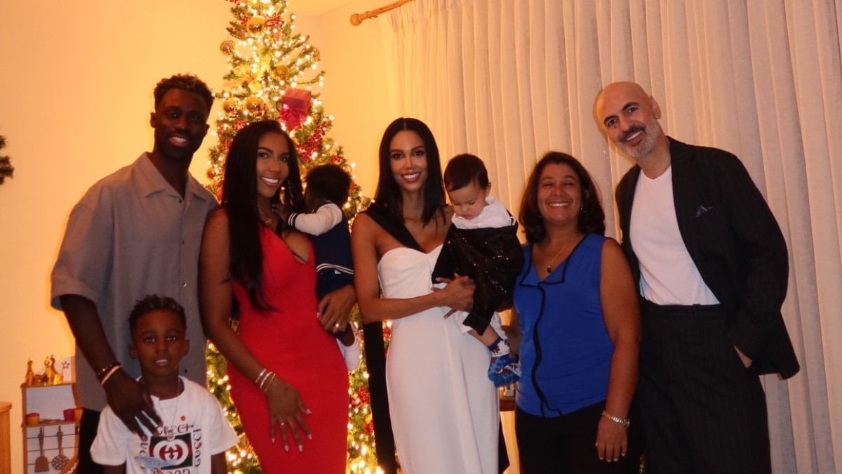 Galatasaray forması giyen Davinson Sanchez ile şarkıcı Soner Sarıkabadayı, yeni