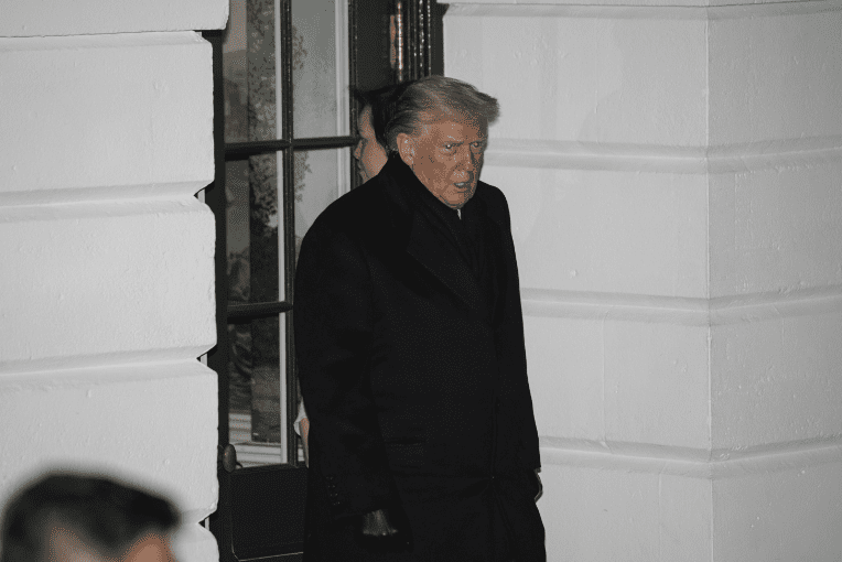 Davos zirvesine katılmak için yola çıkan ABD Başkanı Donald Trump'ın