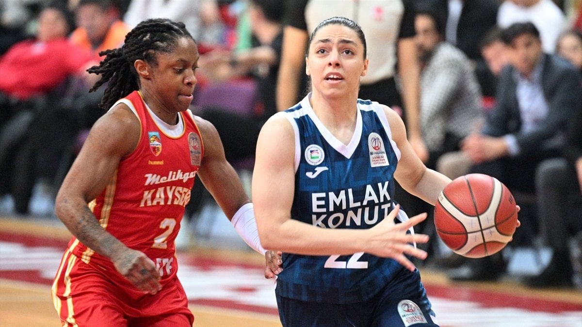 Kadınlar Türkiye Kupası çeyrek final maçında Emlak Konut, Melikgazi Kayseri
