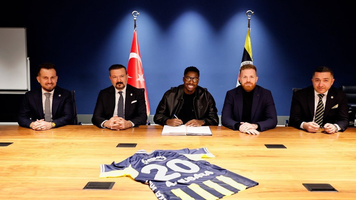 Anthony Musaba'nın imza töreninde konuşan Fenerbahçe Yönetim Kurulu Üyesi Ertan