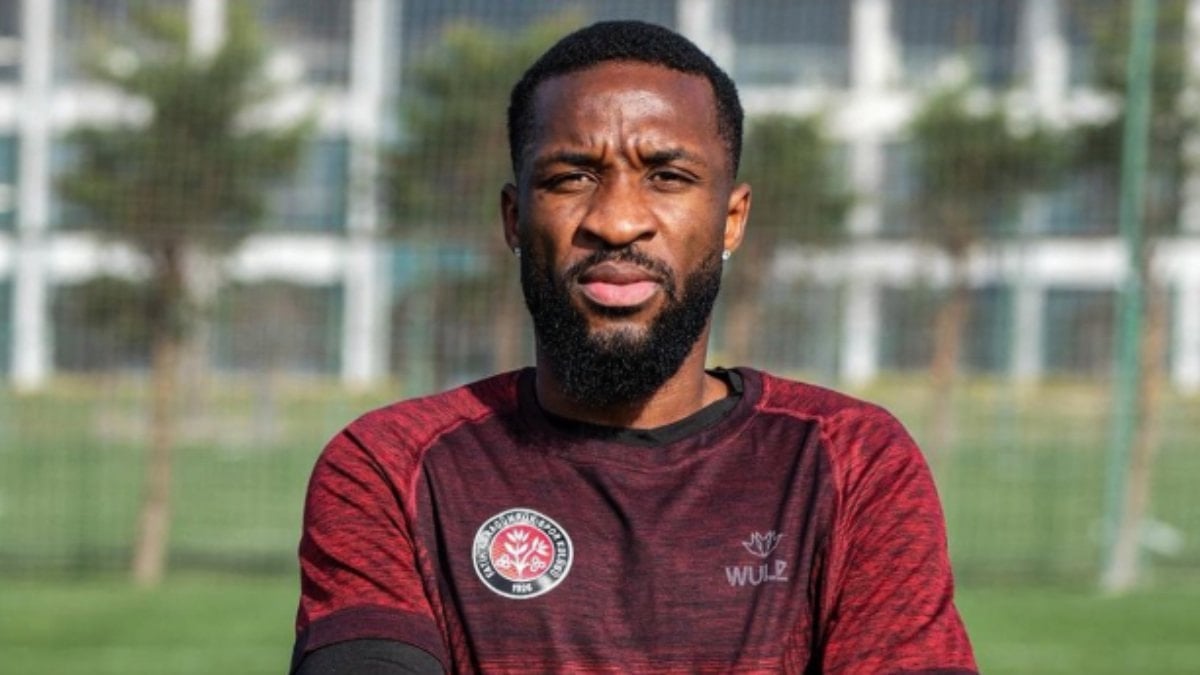 Fatih Karagümrük, 25 yaşındaki hücum oyuncusu Shavy Babicka'yı sezon sonuna