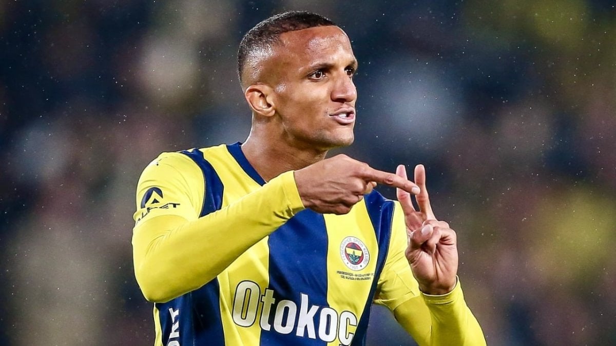 Fenerbahçe, Rodrigo Becao'nun Kasımpaşa'ya kiralandığını TFF'ye bildirdi.