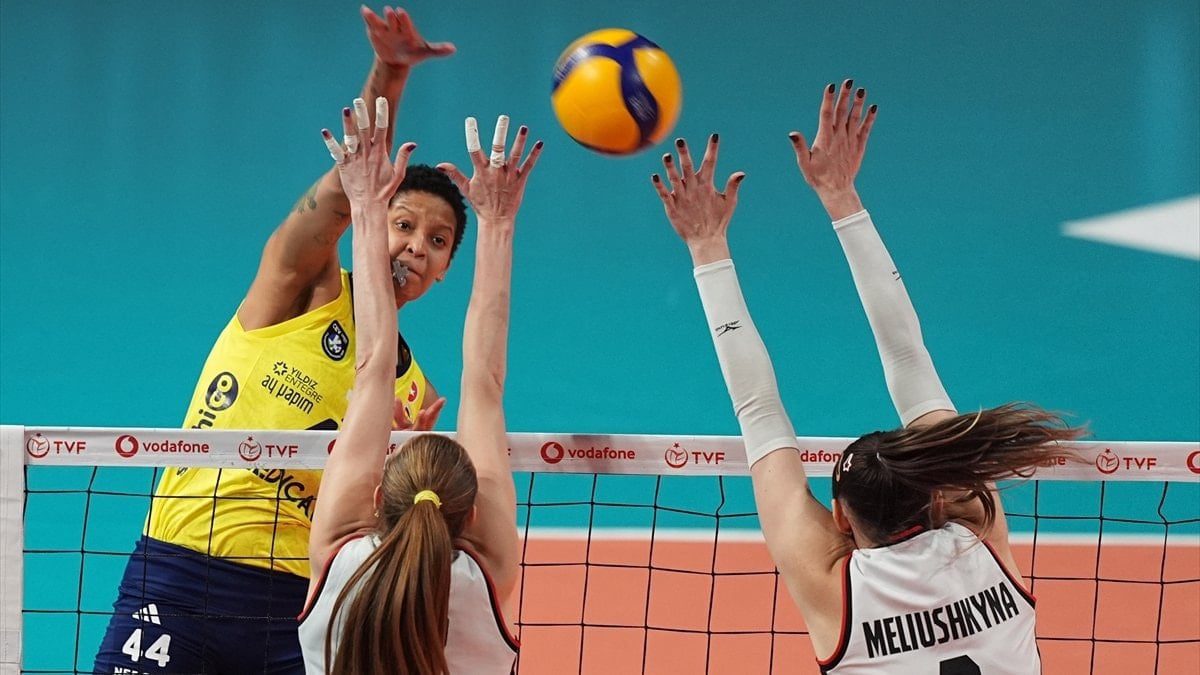 Fenerbahçe, Sultanlar Ligi'nin 17. haftasında konuk olduğu Beşiktaş'ı 3-1 mağlup
