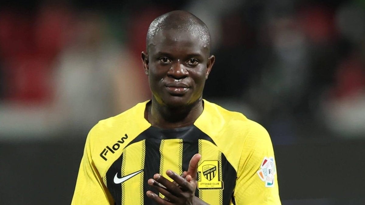 Fenerbahçe'nin dünya yıldızlarından N'Golo Kante için kulübü Al Ittihad'a resmi