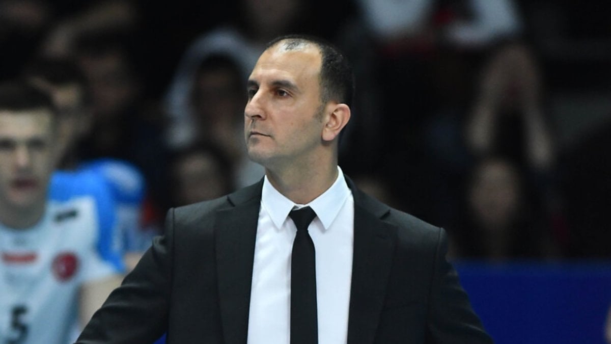 Efeler Ligi'nde mücadele eden Fenerbahçe'nin yeni başantrenörü Taner Atik oldu.