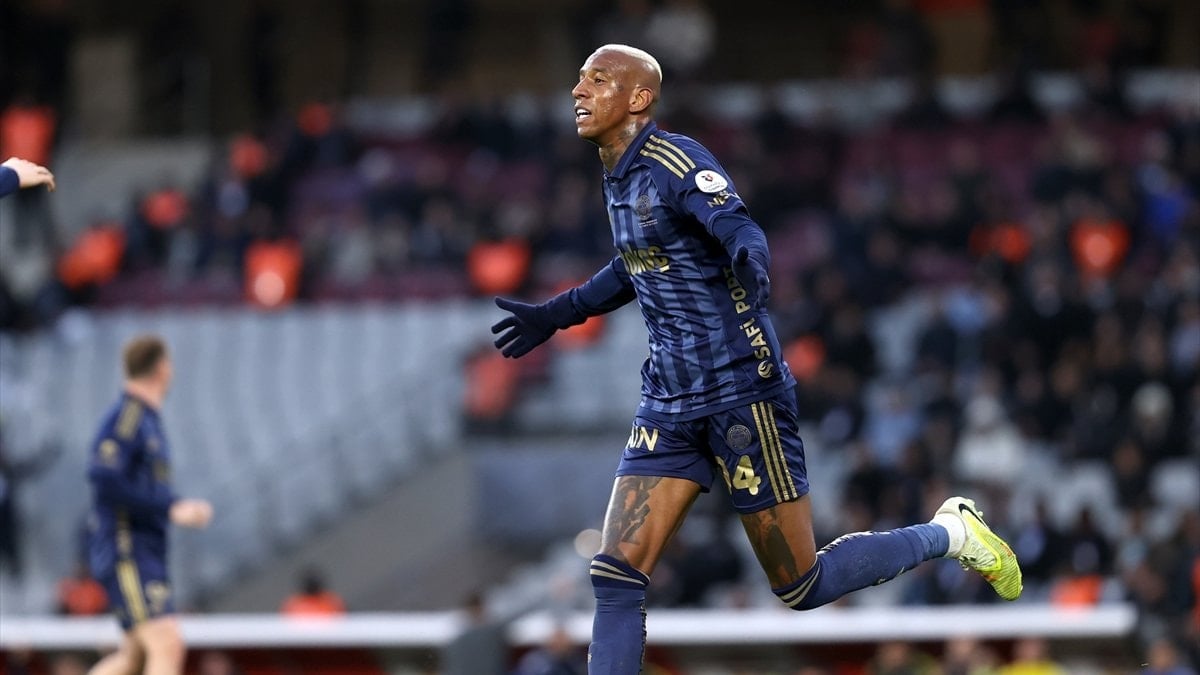 Fenerbahçe Futbol Şube Sorumlusu Ertan Torunoğulları, Anderson Talisca'nın sözleşmesini uzatmak