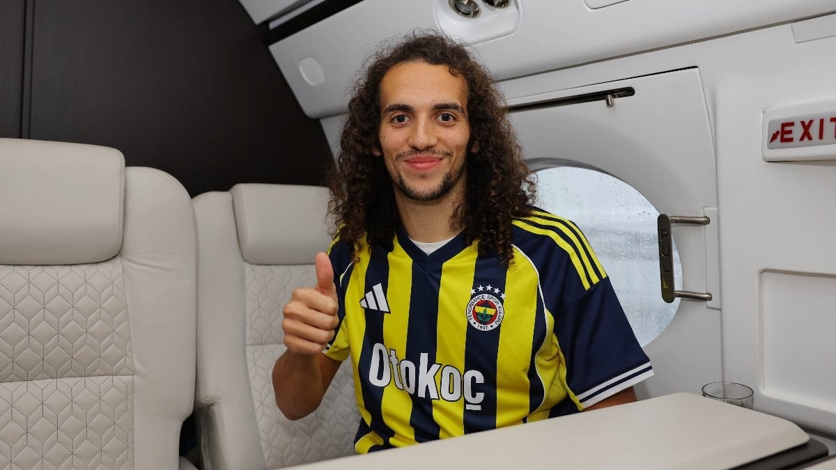 Fenerbahçe, Lazio'dan orta saha oyuncusu Matteo Guendouzi'yi dün renklerine bağladı.