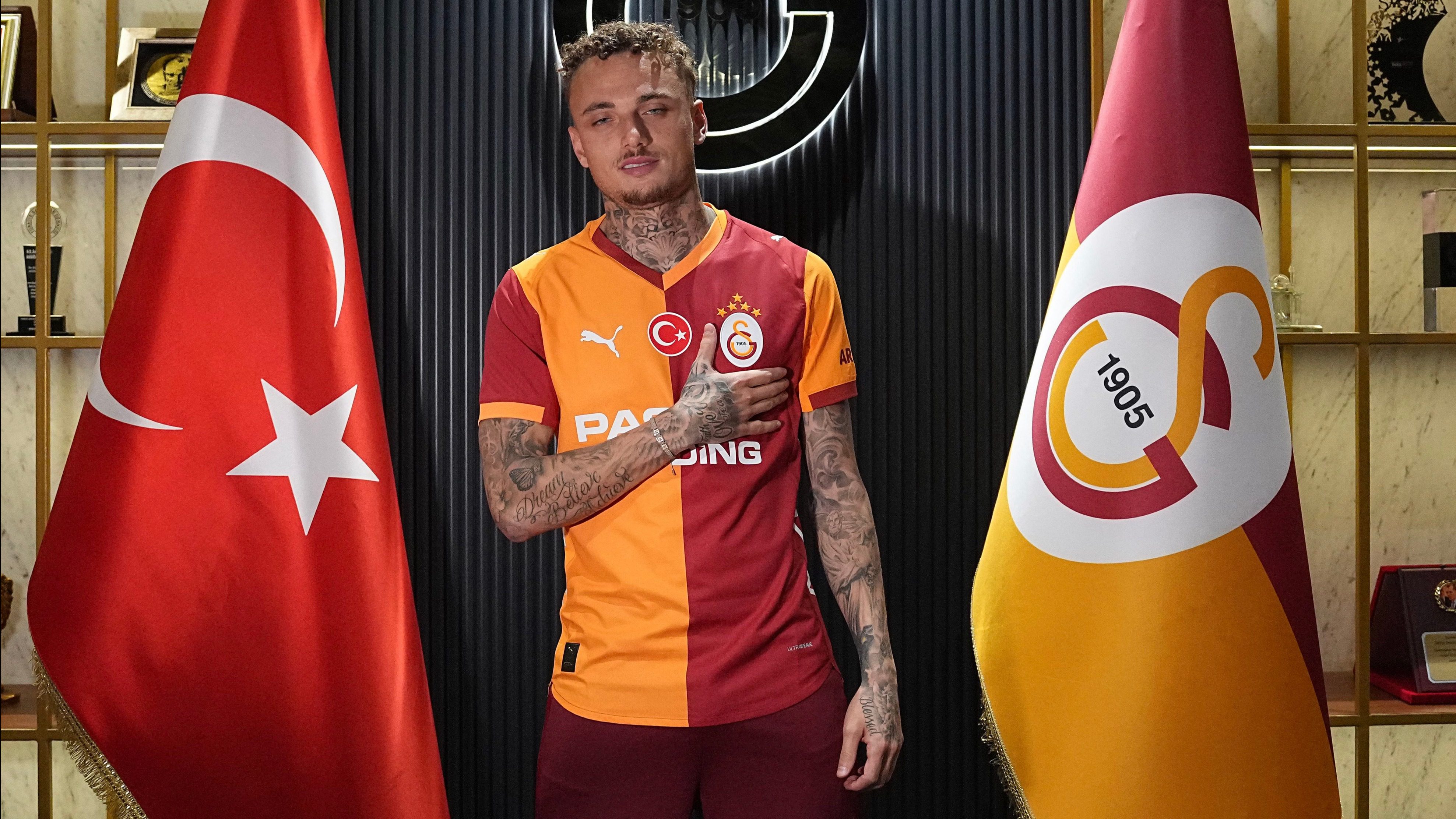Galatasaray, gece saatlerinde İstanbul'a getirdiği hücum oyuncusu Noa Lang transferini