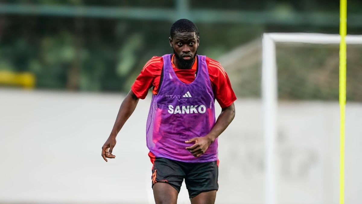 Gaziantep Futbol Kulübü, 35 yaşındaki tecrübeli futbolcu Badou Ndiaye ile