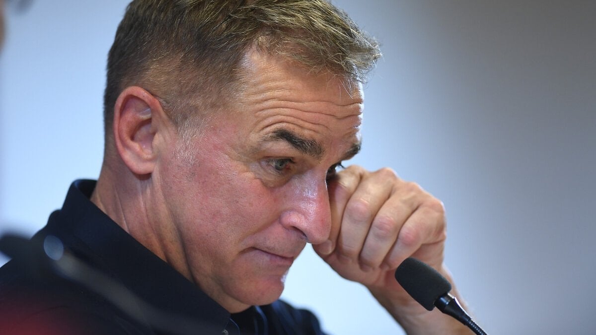 Alman kulübü Hamburg, geçen günlerde sözleşmesi feshedilen sportif direktör Stefan