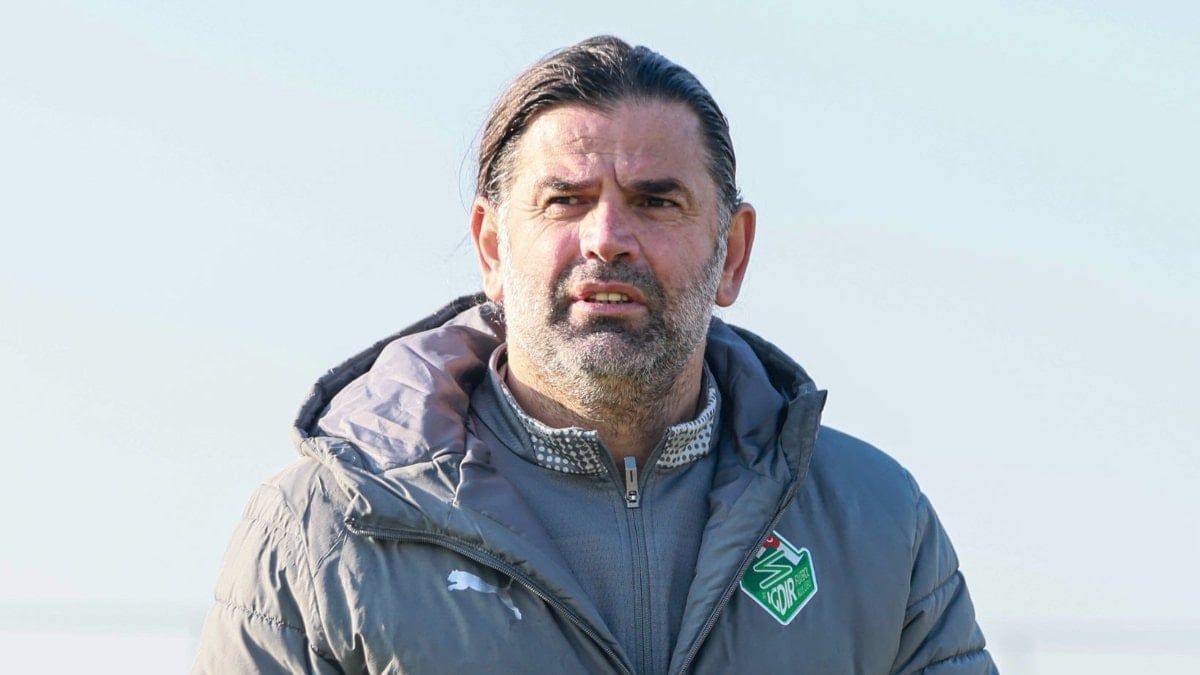 Iğdır FK, teknik direktör İbrahim Üzülmez ile yollarını ayırdığını açıkladı.