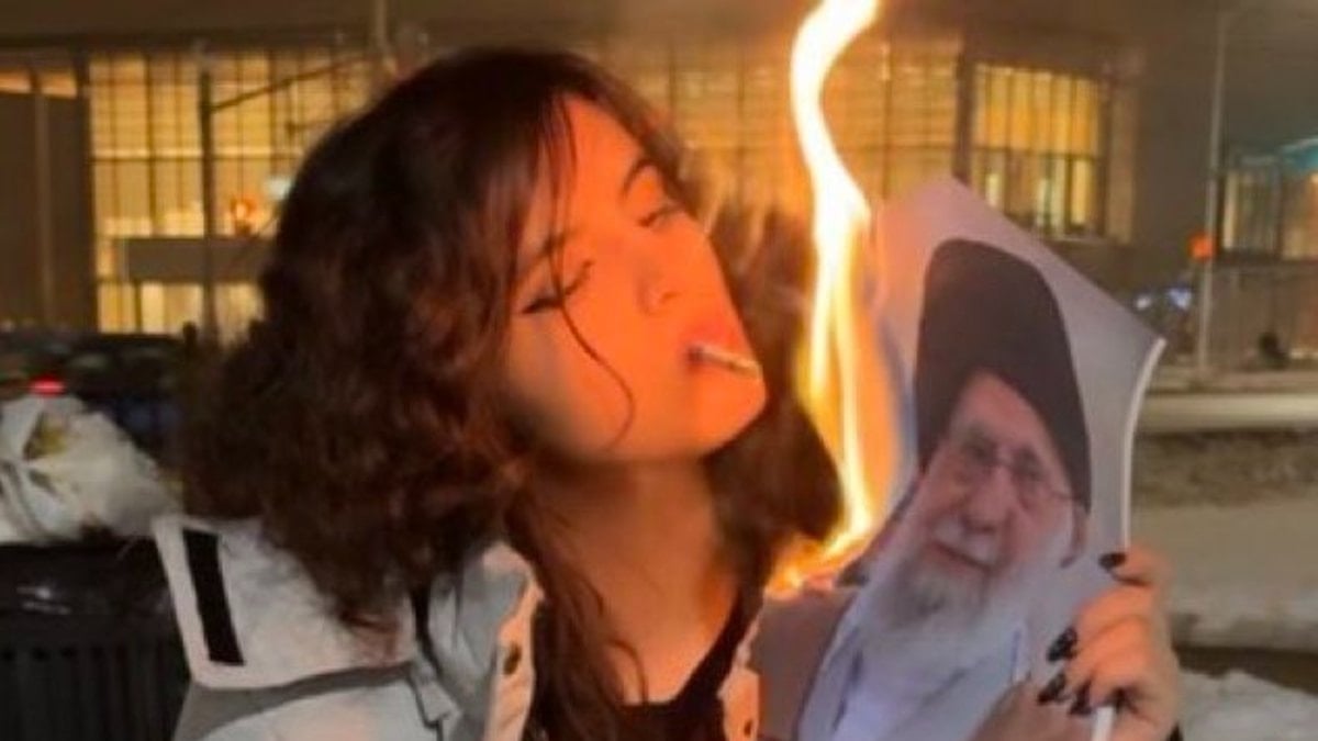 İran riyalinin dolar karşısında rekor seviyede değer kaybetmesiyle başlayan protestolar