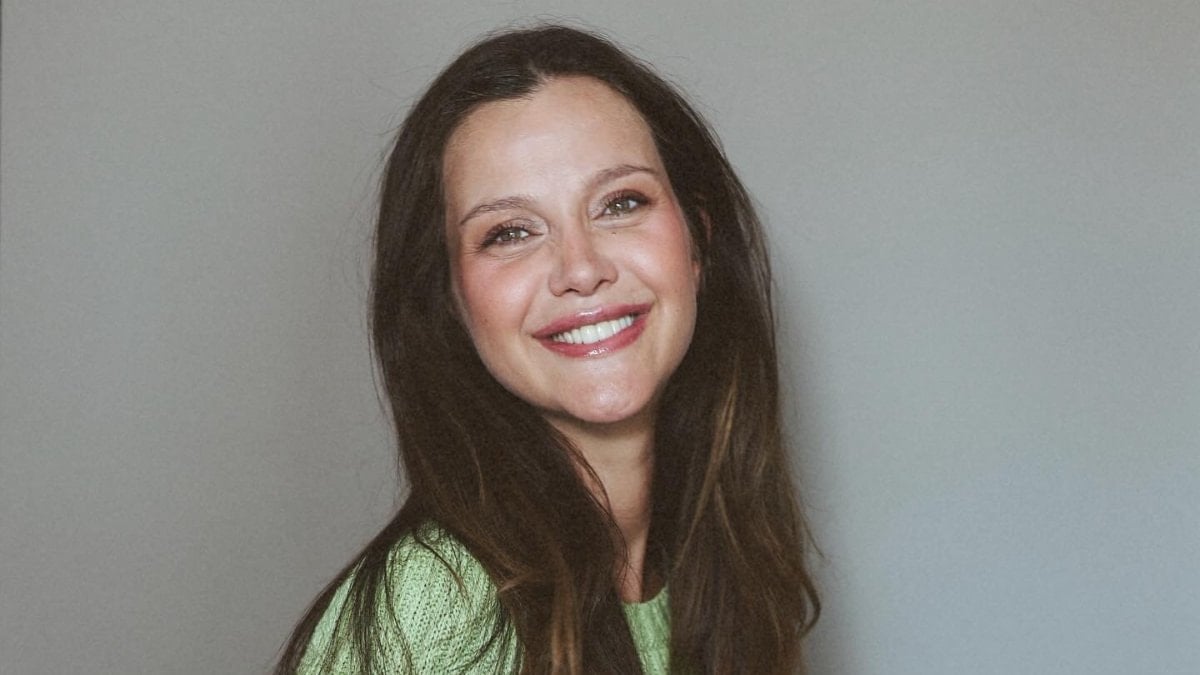 Yeni anne olan İrem Helvacıoğlu, sosyal medya hesabından yaptığı yeni