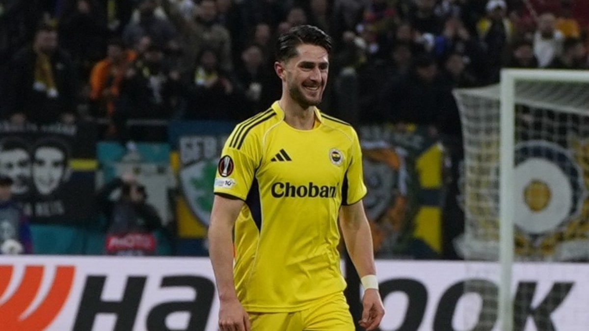 Fenerbahçe'nin milli futbolcusu İsmail Yüksek, "Play-Off'tayız ama oyun yakışmadı. Oyunumuzdan