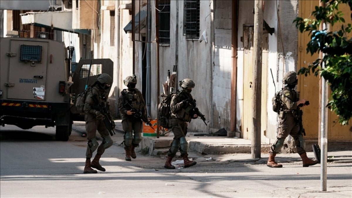 İsrail ordusu, işgal altındaki Batı Şeria'nın orta kesimindeki Revabi kenti