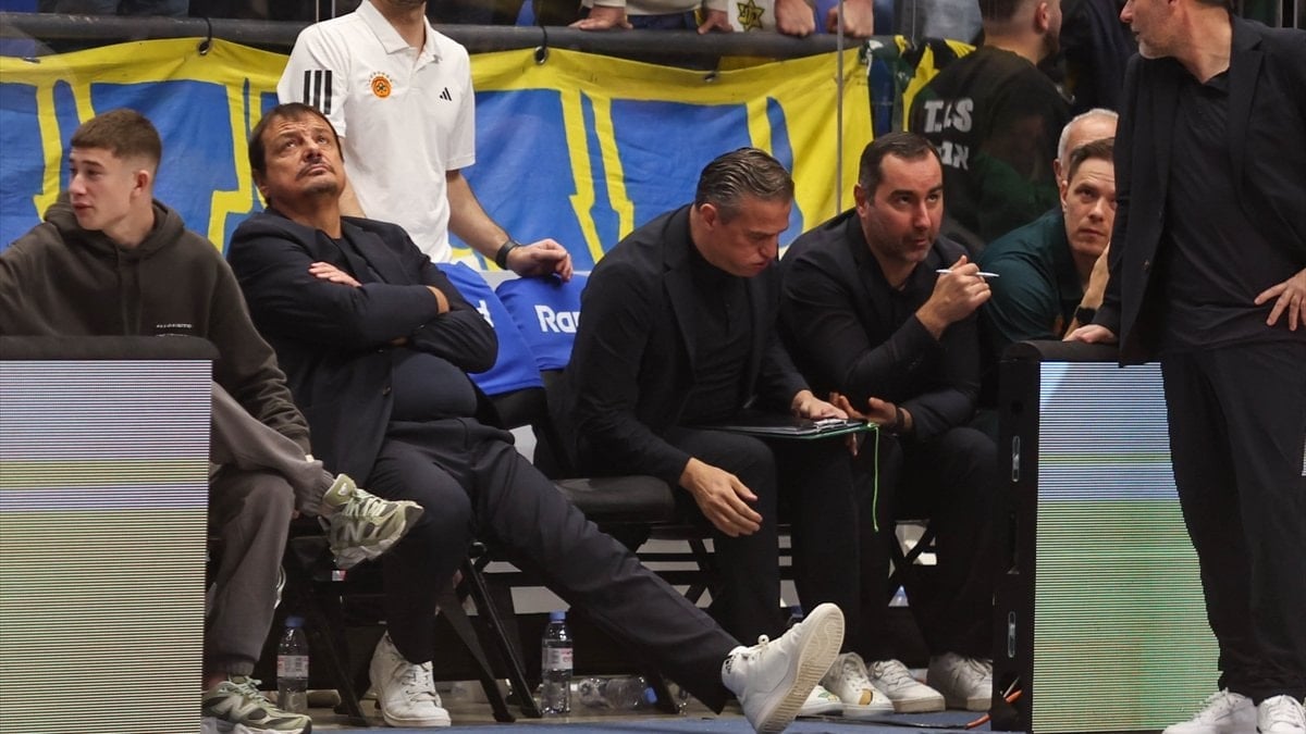 İsrail ekibi Maccabi Rapyd'in taraftarları, Panathinaikos ile oynanan maç öncesi