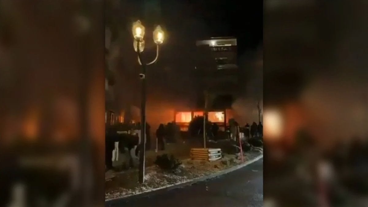 İsviçre'deki Crans-Montans isimli kayak merkezindeki yılbaşı kutlamaları sırasında başlayan ve