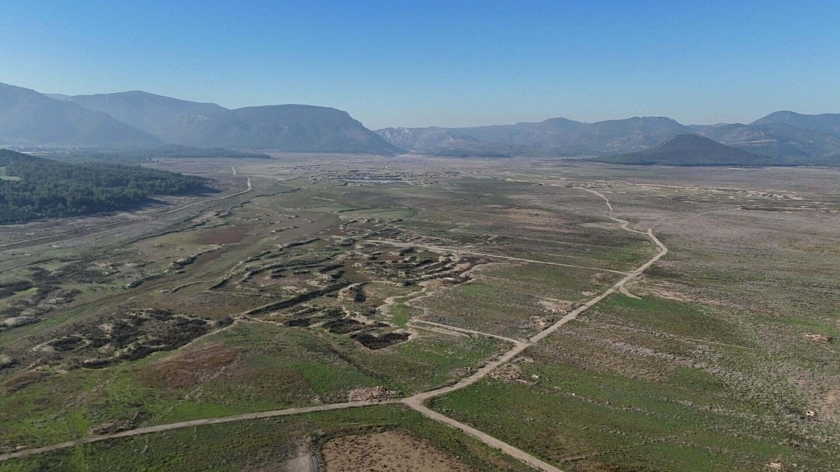 Kentte kuraklık devam ederken Menderes ilçesindeki Tahtalı Barajı’nda, son günlerde