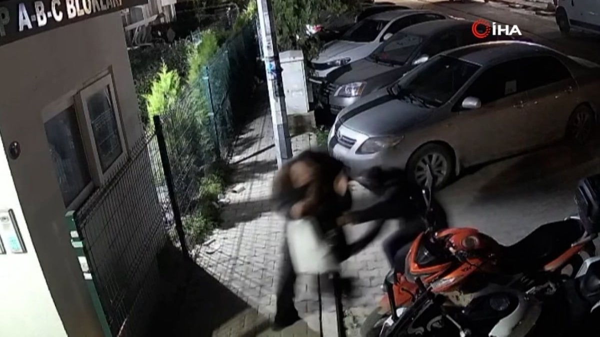 Menemen ilçesinde eski erkek arkadaşı tarafından silahlı saldırıya uğrayan 26