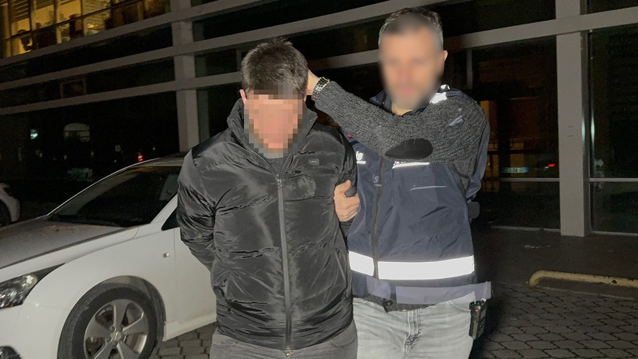 Samsun’da bir kafenin müdürü, iddiaya göre müşterileri rahatsız eden 4