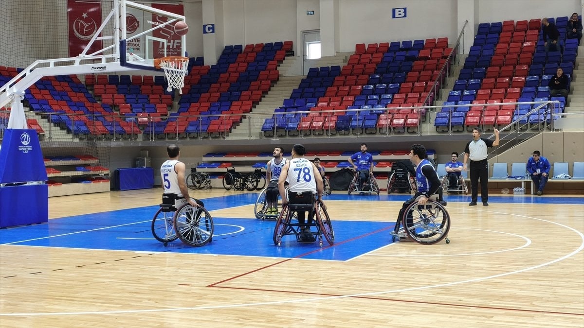 Tekerlekli Sandalye Basketbol Süper Ligi 8. hafta mücadelesinde Karabük Demir