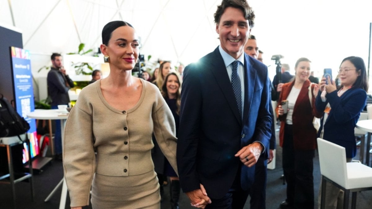 Davos'taki Dünya Ekonomik Forumu'na el ele katılan Katy Perry ile