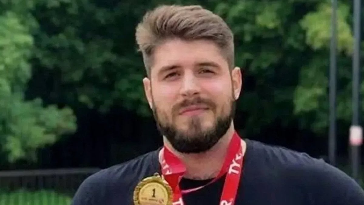 İstanbul’da aylar sonra bulunan Rus yüzücü Nikolai Andreevich Svechnikov’un cenazesi,