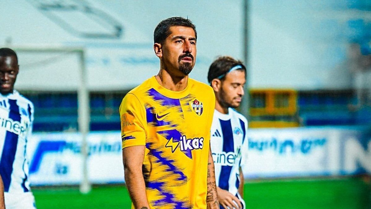 Galatasaray'dan ayrıldıktan sonra Eyüpspor ile anlaşan Kerem Demirbay, bu kez