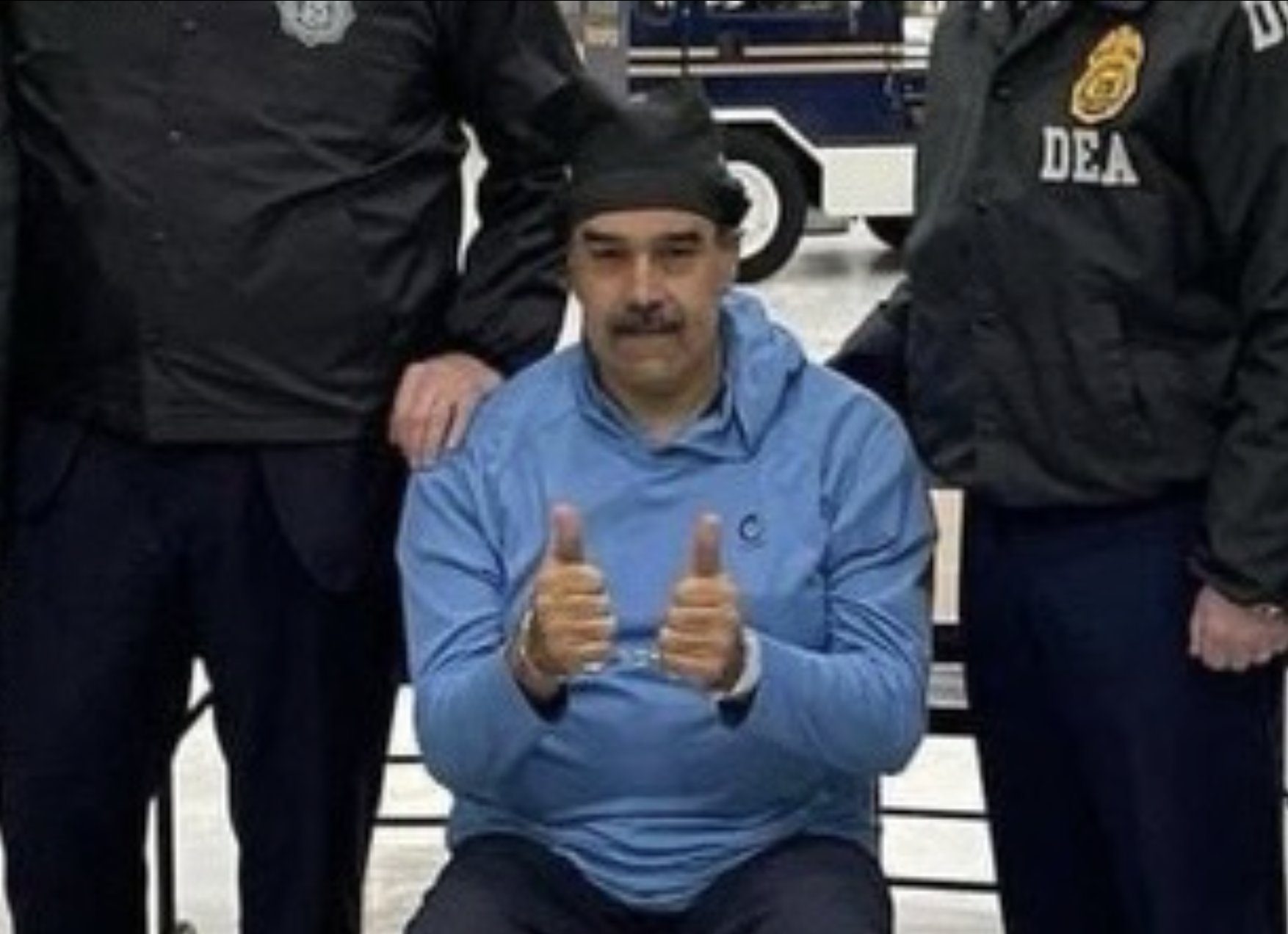 Venezuela’nın devrik lideri Nicolas Maduro, bu kez de fotoğraflandığı mavi