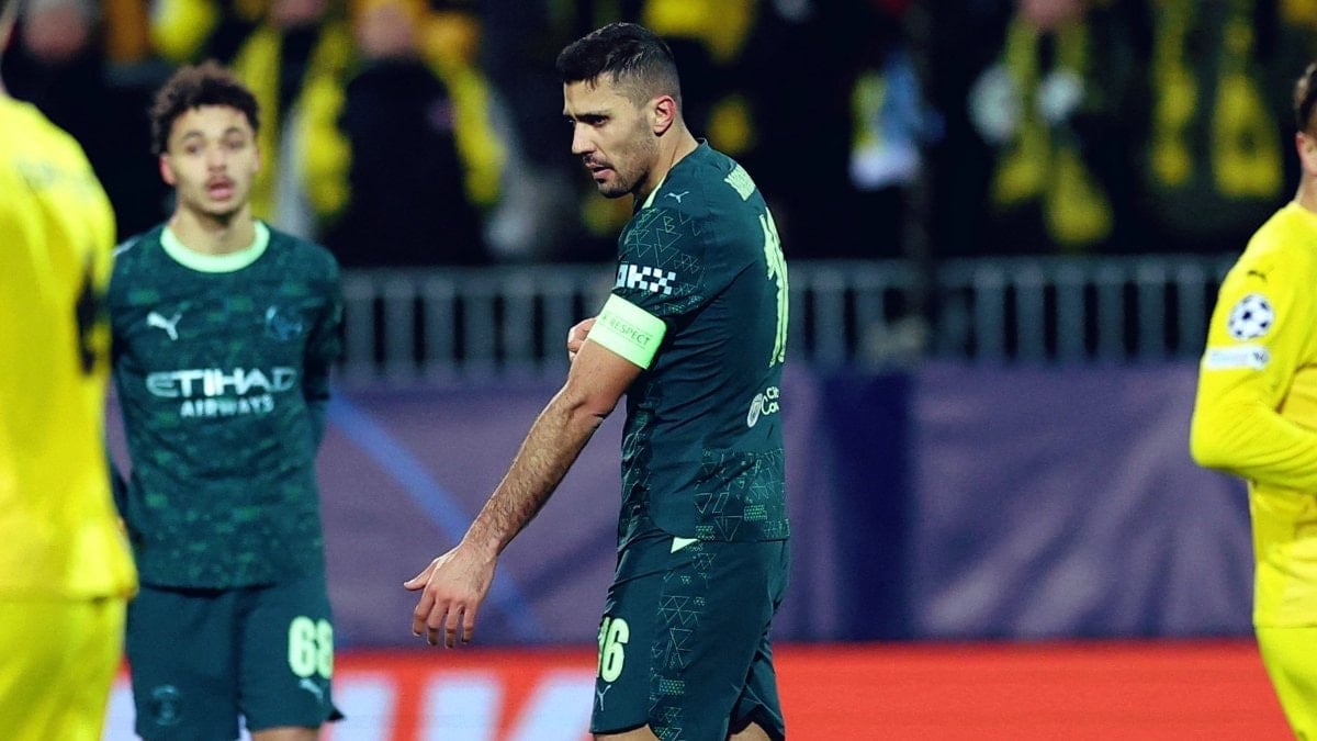 Manchester City'de kırmızı kart gören Rodri, Galatasaray maçında forma giyemeyecek.