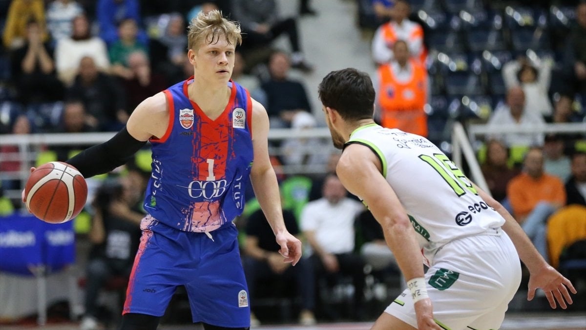 Türkiye Basketbol Süper Ligi'nin 14. hafta maçında Merkezefendi Belediyesi Basket,