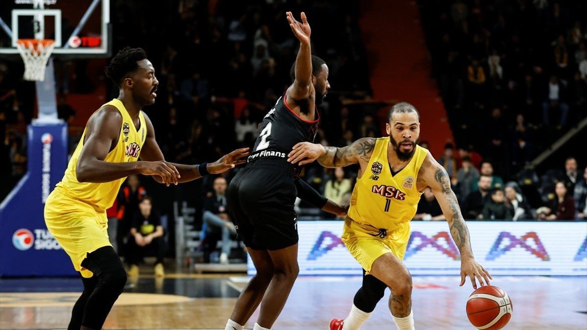 Türkiye Basketbol Süper Ligi'nin 16. haftasında Mersin Spor, sahasında Manisa