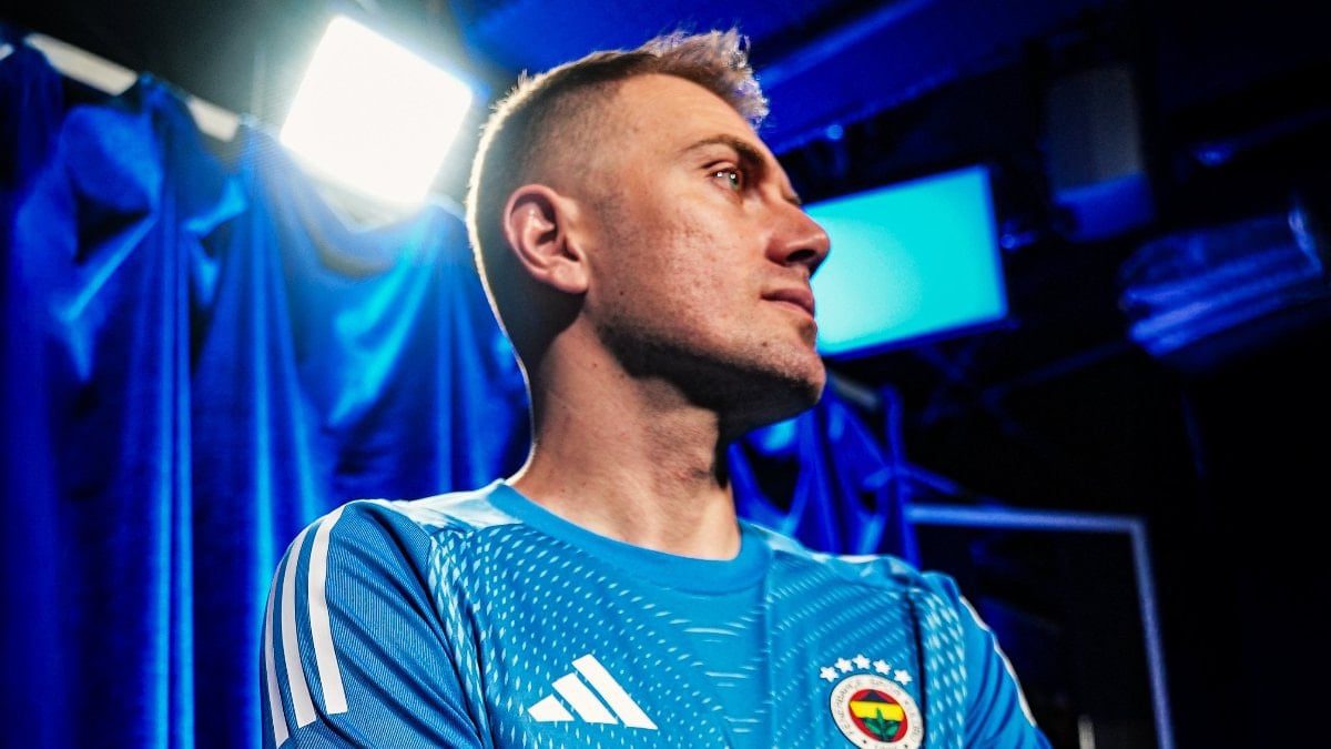 Fenerbahçe'ye geri dönen Mert Günok, "34 numaralı formayla birçok başarı