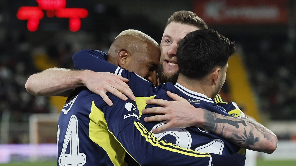 Fenerbahçe'nin savunma oyuncusu Milan Skriniar, "Taktik değiştirdik ve sonucu aldık.