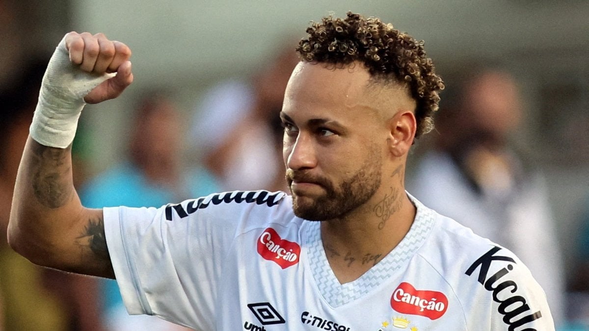 33 yaşındaki yıldız futbolcu Neymar, Brezilya ekibi Santos ile olan