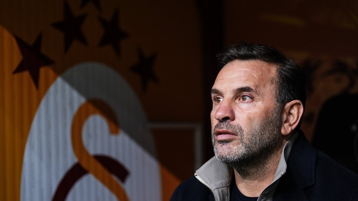 Galatasaray Teknik Direktörü Okan Buruk ve Başkan Vekili Abdullah Kavukcu,