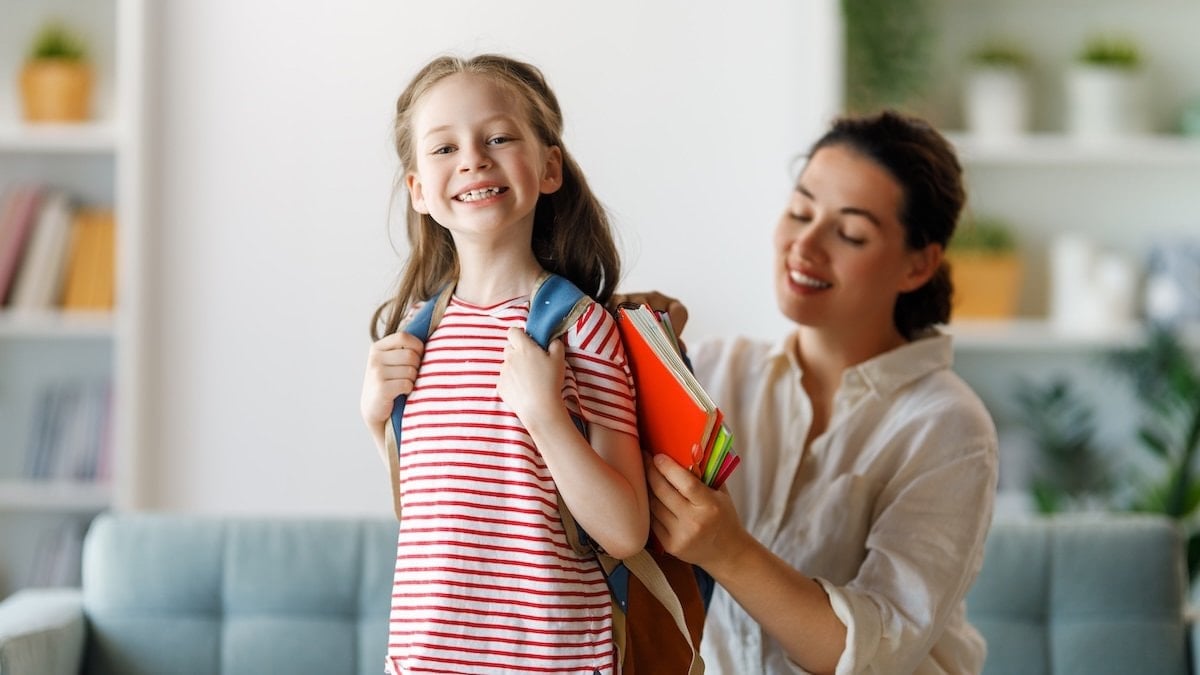 Okulda sakin ve uyumlu görünen bazı çocukların evde daha tepkisel