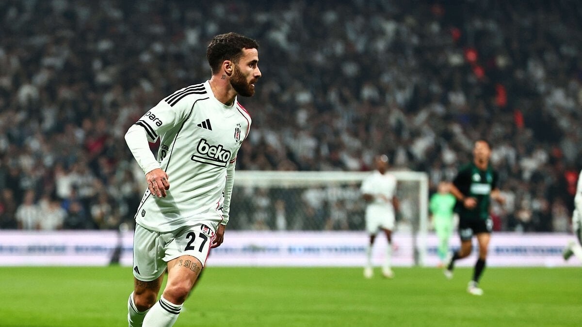 Beşiktaş, Portekizli oyuncu Rafa Silva'nın Benfica'ya transfer olduğunu duyurdu.