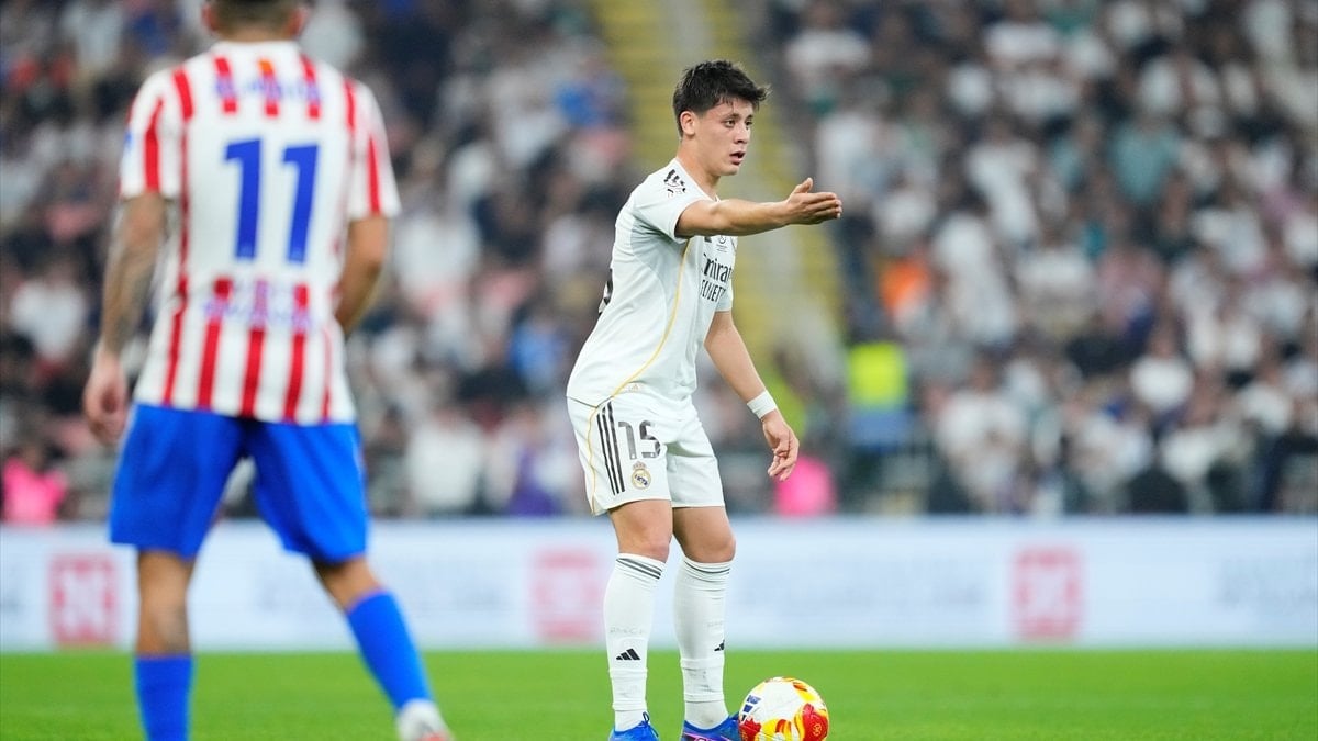 İspanya Süper Kupa yarı final maçında Atletico Madrid'i 2-1 yenen