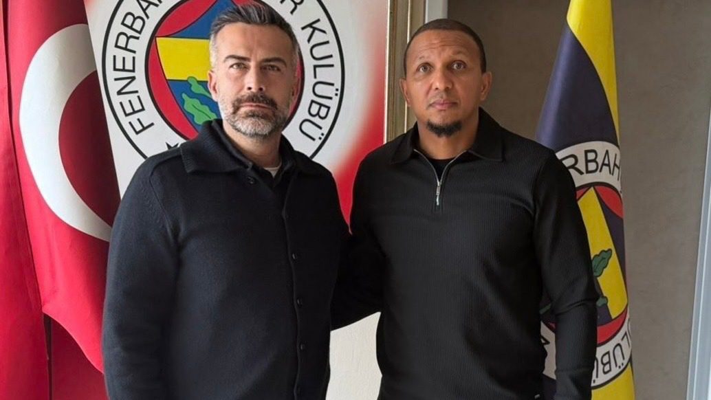 Fenerbahçe U19 Futbol Takımı Teknik Sorumlusu Mehmet Aurelio oldu.