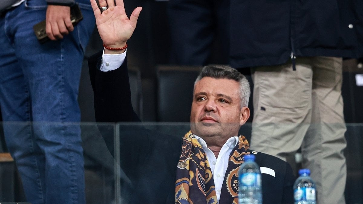 Fenerbahçe Başkanı Sadettin Saran, "En az bir transferin bugün ya